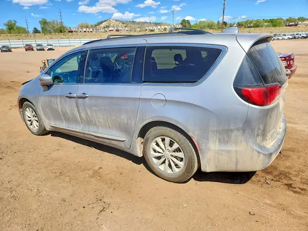2C4RC1BG4HR569482 2017 CHRYSLER PACIFICA - Image 2