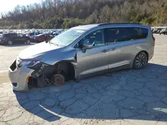 2C4RC1BG4HR569854 2017 CHRYSLER PACIFICA