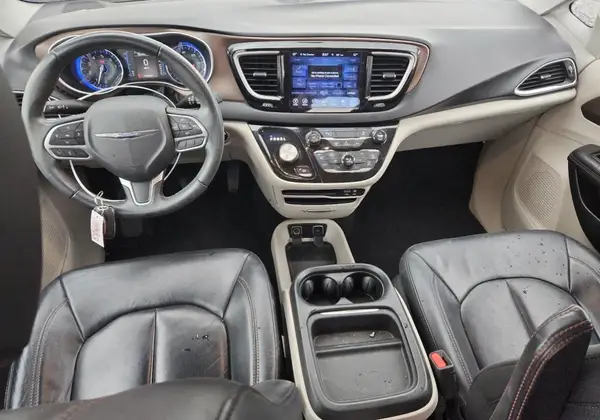 2C4RC1BG4HR578800 2017 CHRYSLER PACIFICA - Image 8