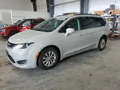 2C4RC1BG4HR579512 2017 CHRYSLER PACIFICA