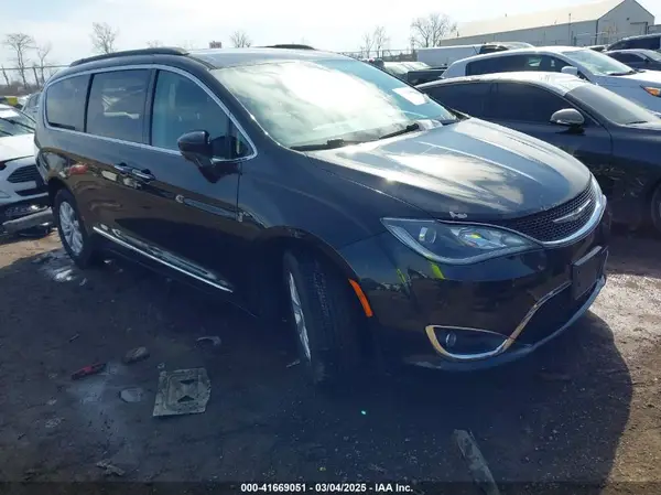 2C4RC1BG4HR583382 2017 CHRYSLER PACIFICA - Image 1