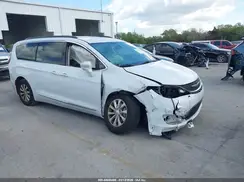 2C4RC1BG4HR593989 2017 CHRYSLER PACIFICA
