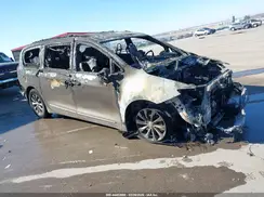 2C4RC1BG4HR608068 2017 CHRYSLER PACIFICA