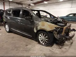 2C4RC1BG4HR609592 2017 CHRYSLER PACIFICA