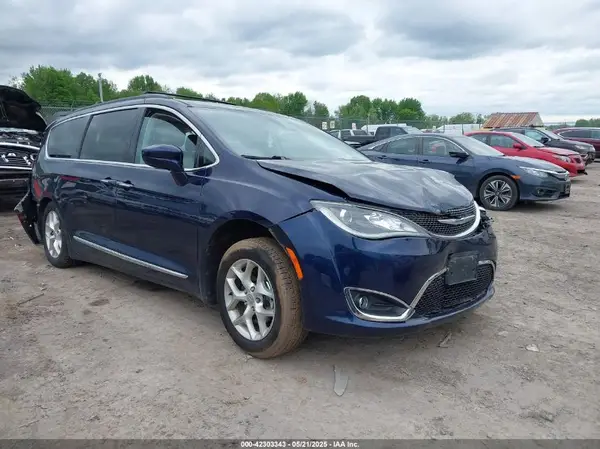 2C4RC1BG4HR610807 2017 CHRYSLER PACIFICA - Image 1