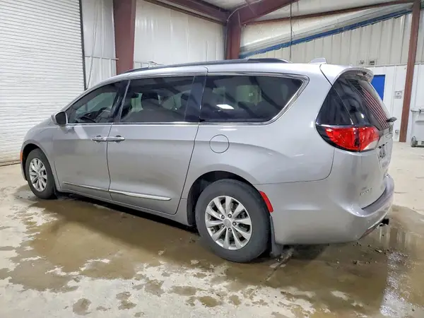 2C4RC1BG4HR611200 2017 CHRYSLER PACIFICA - Image 2