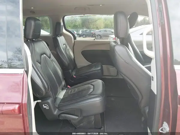 2C4RC1BG4HR611262 2017 CHRYSLER PACIFICA - Image 8