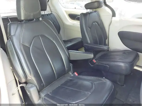 2C4RC1BG4HR613173 2017 CHRYSLER PACIFICA - Image 8