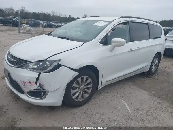 2C4RC1BG4HR620902 2017 CHRYSLER PACIFICA - Image 2