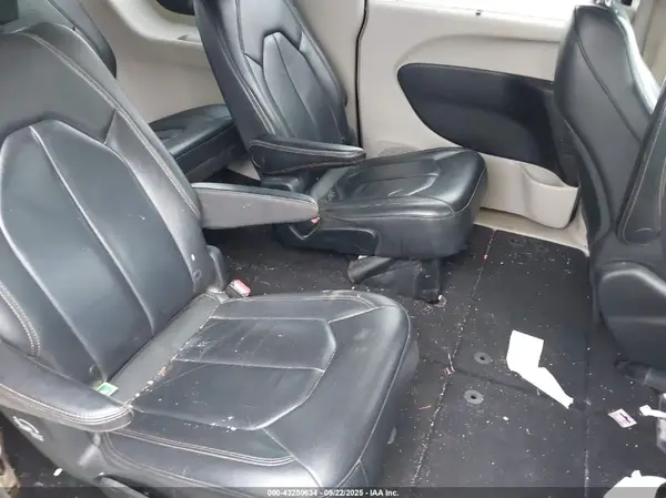 2C4RC1BG4HR621628 2017 CHRYSLER PACIFICA - Image 8