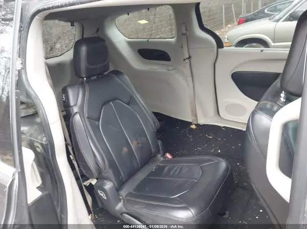 2C4RC1BG4HR621726 2017 CHRYSLER PACIFICA - Image 8