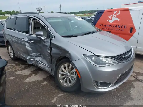 2C4RC1BG4HR638106 2017 CHRYSLER PACIFICA - Image 1