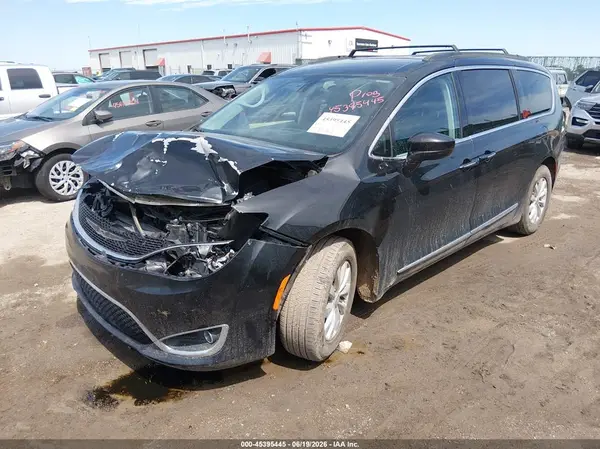 2C4RC1BG4HR642527 2017 CHRYSLER PACIFICA - Image 2