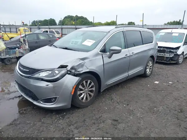 2C4RC1BG4HR642740 2017 CHRYSLER PACIFICA - Image 2