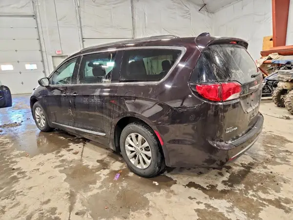 2C4RC1BG4HR653947 2017 CHRYSLER PACIFICA - Image 2