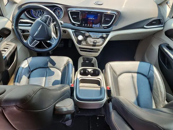 2C4RC1BG4HR660042 2017 CHRYSLER PACIFICA - Image 8