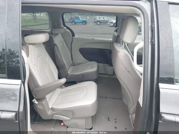 2C4RC1BG4HR661353 2017 CHRYSLER PACIFICA - Image 8