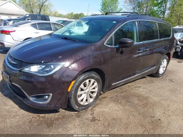 2C4RC1BG4HR665533 2017 CHRYSLER PACIFICA - Image 2