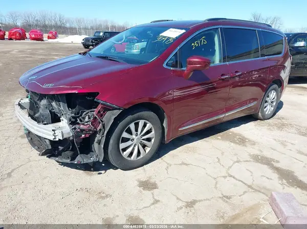 2C4RC1BG4HR667847 2017 CHRYSLER PACIFICA - Image 2