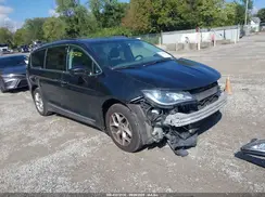 2C4RC1BG4HR668027 2017 CHRYSLER PACIFICA