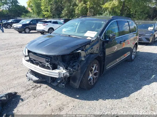 2C4RC1BG4HR668027 2017 CHRYSLER PACIFICA - Image 2