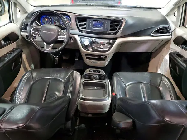 2C4RC1BG4HR670635 2017 CHRYSLER PACIFICA - Image 8