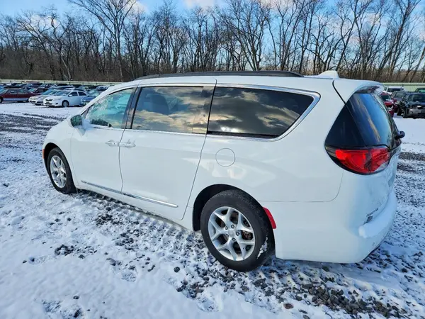 2C4RC1BG4HR676337 2017 CHRYSLER PACIFICA - Image 2