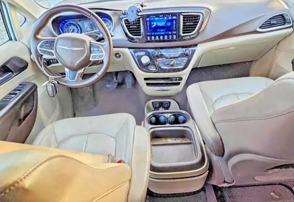2C4RC1BG4HR676337 2017 CHRYSLER PACIFICA - Image 8