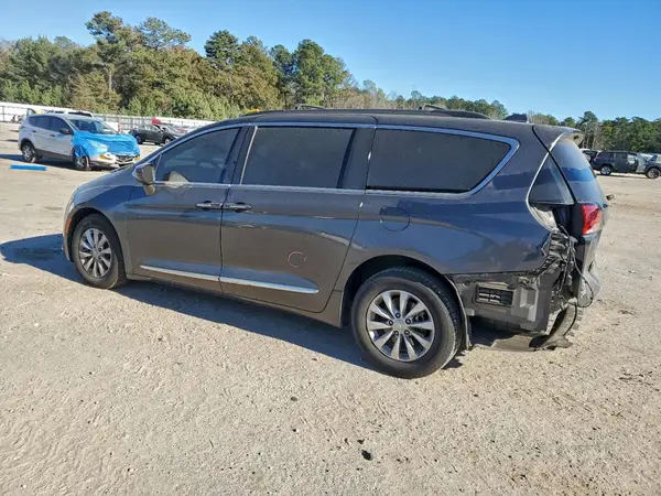2C4RC1BG4HR683160 2017 CHRYSLER PACIFICA - Image 2