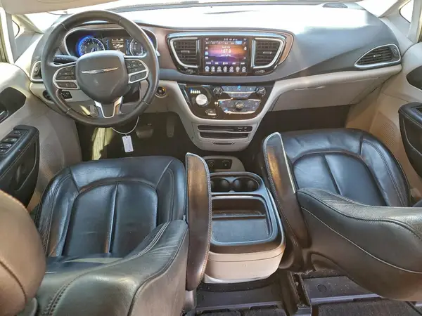 2C4RC1BG4HR683160 2017 CHRYSLER PACIFICA - Image 8