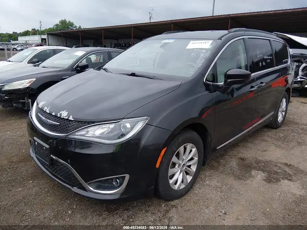 2C4RC1BG4HR688407 2017 CHRYSLER PACIFICA - Image 2