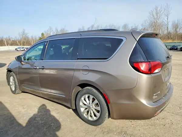 2C4RC1BG4HR689119 2017 CHRYSLER PACIFICA - Image 2