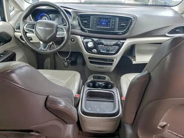 2C4RC1BG4HR702841 2017 CHRYSLER PACIFICA - Image 8