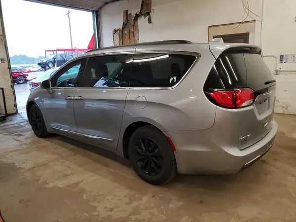 2C4RC1BG4HR703052 2017 CHRYSLER PACIFICA - Image 2