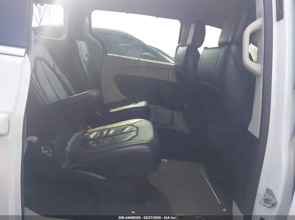 2C4RC1BG4HR712236 2017 CHRYSLER PACIFICA - Image 8