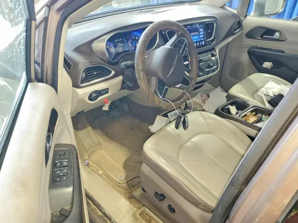 2C4RC1BG4HR733698 2017 CHRYSLER PACIFICA - Image 8