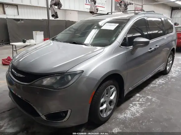 2C4RC1BG4HR734060 2017 CHRYSLER PACIFICA - Image 2