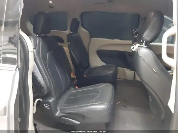 2C4RC1BG4HR734060 2017 CHRYSLER PACIFICA - Image 8