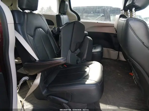 2C4RC1BG4HR735144 2017 CHRYSLER PACIFICA - Image 8
