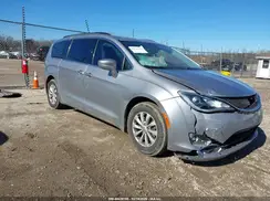 2C4RC1BG4HR738996 2017 CHRYSLER PACIFICA