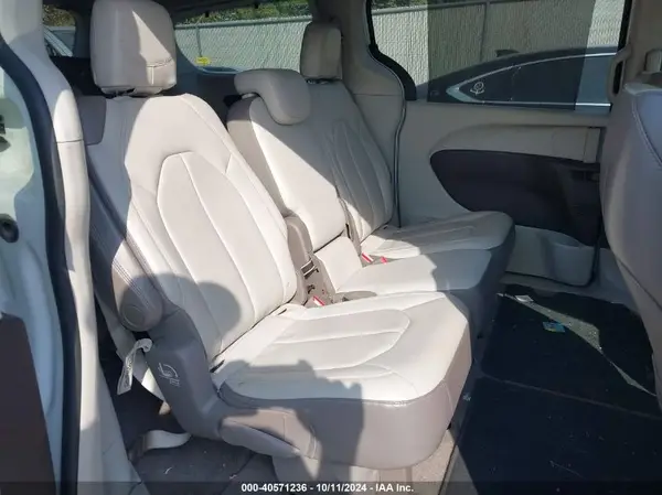 2C4RC1BG4HR747293 2017 CHRYSLER PACIFICA - Image 8