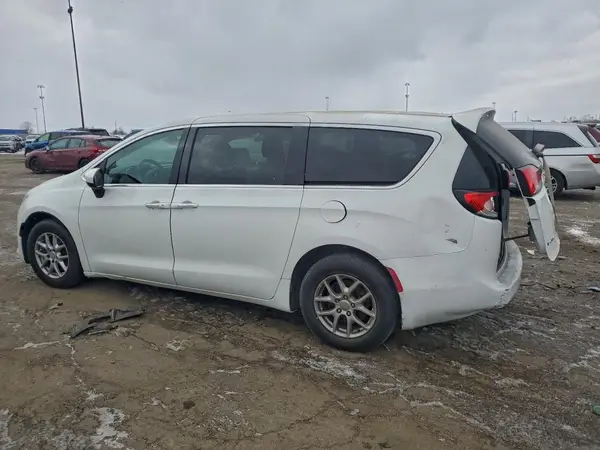 2C4RC1BG4HR753255 2017 CHRYSLER PACIFICA - Image 2