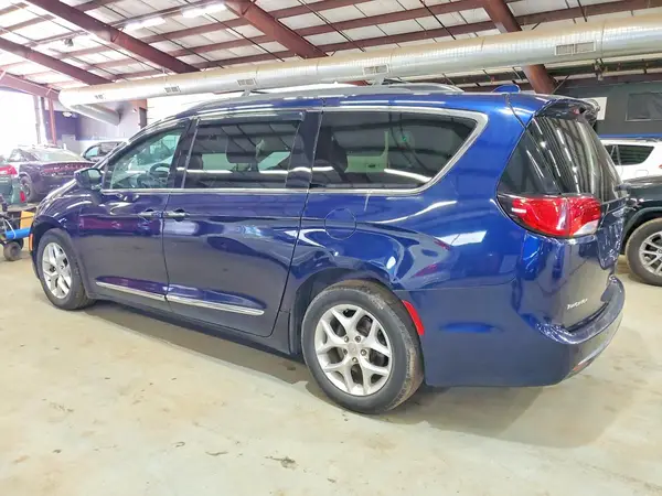 2C4RC1BG4HR758052 2017 CHRYSLER PACIFICA - Image 2