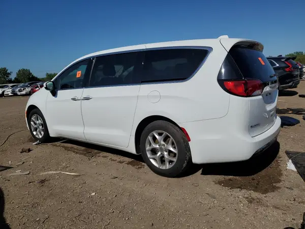 2C4RC1BG4HR768368 2017 CHRYSLER PACIFICA - Image 2