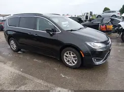 2C4RC1BG4HR769956 2017 CHRYSLER PACIFICA