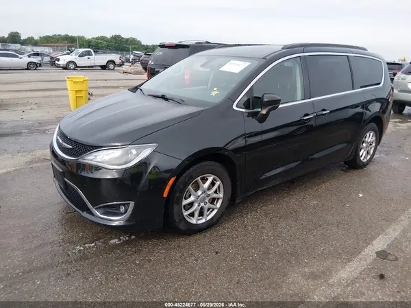 2C4RC1BG4HR769956 2017 CHRYSLER PACIFICA - Image 2