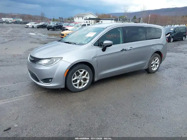 2C4RC1BG4HR781976 2017 CHRYSLER PACIFICA - Image 2