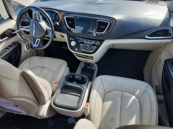 2C4RC1BG4HR785560 2017 CHRYSLER PACIFICA - Image 8