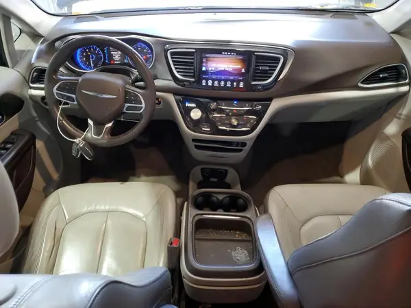 2C4RC1BG4HR785638 2017 CHRYSLER PACIFICA - Image 8