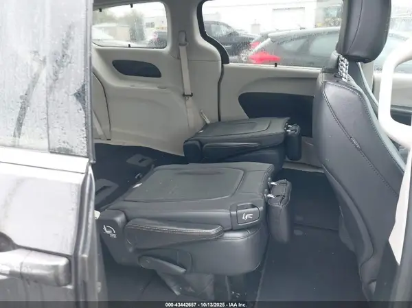 2C4RC1BG4HR788071 2017 CHRYSLER PACIFICA - Image 8